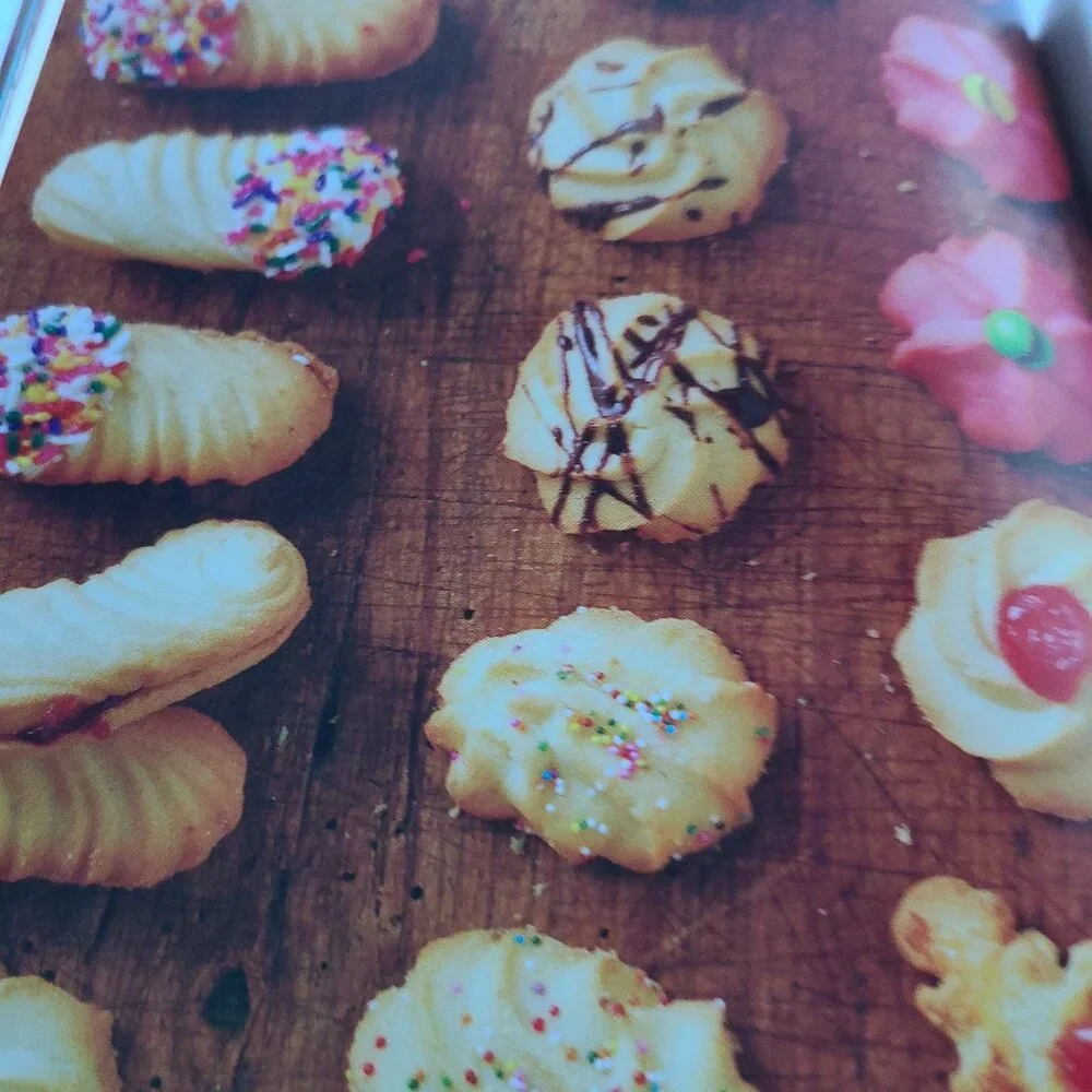 THE ESSENTIAL CAKE BOSS | SOFT COVER BOOK | CONDENSED EDITION BY BUDDY VALASTRO